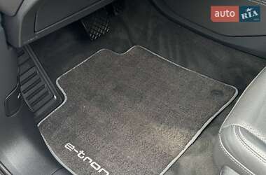 Внедорожник / Кроссовер Audi e-tron 2021 в 