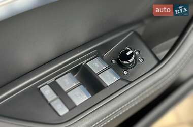Внедорожник / Кроссовер Audi e-tron 2021 в 