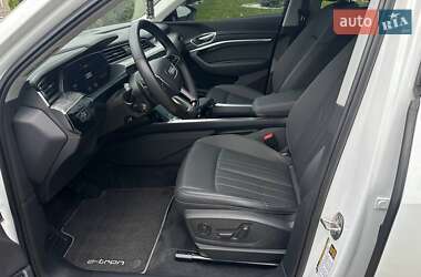 Внедорожник / Кроссовер Audi e-tron 2021 в 