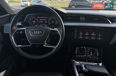 Внедорожник / Кроссовер Audi e-tron 2020 в 