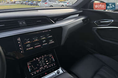 Внедорожник / Кроссовер Audi e-tron 2020 в 