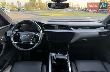 Внедорожник / Кроссовер Audi e-tron 2020 в 