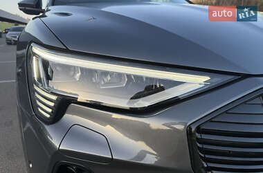Внедорожник / Кроссовер Audi e-tron 2020 в 