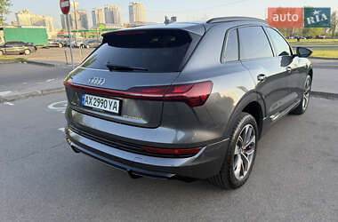 Внедорожник / Кроссовер Audi e-tron 2020 в 