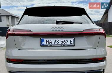 Внедорожник / Кроссовер Audi e-tron 2021 в 