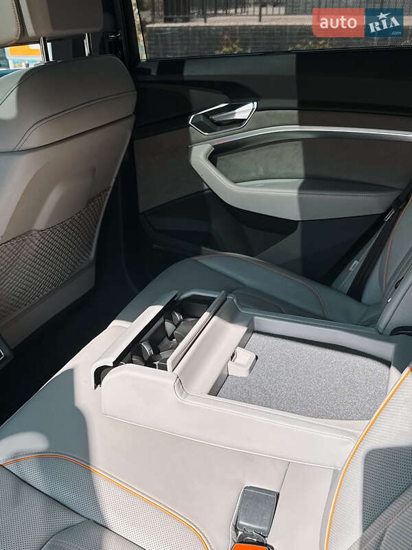 Внедорожник / Кроссовер Audi e-tron 2019 в Одессе фото 36 Внедорожник / Кроссовер Audi e-tron 2019 в Одессе