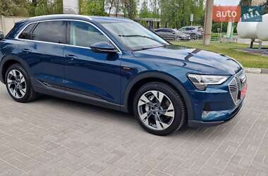 Внедорожник / Кроссовер Audi e-tron 2020 в 