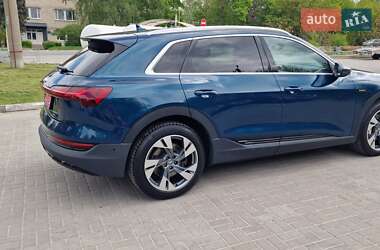 Внедорожник / Кроссовер Audi e-tron 2020 в 