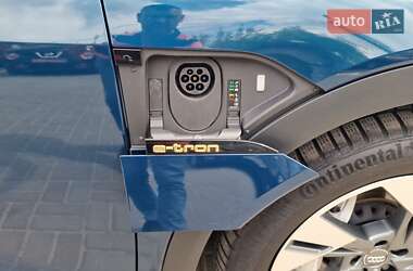 Внедорожник / Кроссовер Audi e-tron 2020 в 
