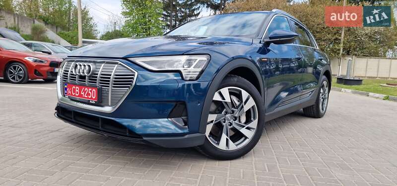 Внедорожник / Кроссовер Audi e-tron 2020 в 