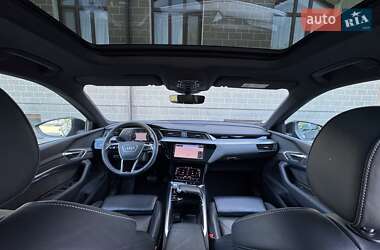 Внедорожник / Кроссовер Audi e-tron 2020 в 