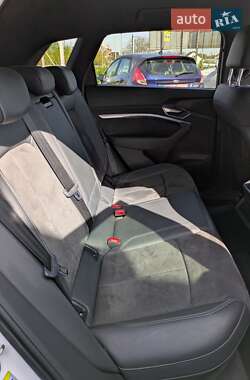 Внедорожник / Кроссовер Audi e-tron 2020 в 