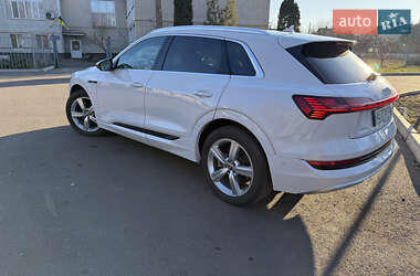Внедорожник / Кроссовер Audi e-tron 2019 в 
