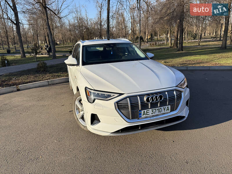 Внедорожник / Кроссовер Audi e-tron 2019 в Кривом Роге