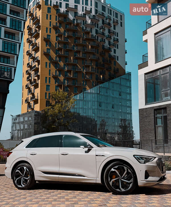 Внедорожник / Кроссовер Audi e-tron 2019 в Одессе фото 17 Внедорожник / Кроссовер Audi e-tron 2019 в Одессе