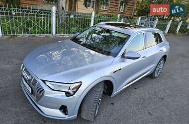 Внедорожник / Кроссовер Audi e-tron 2019 в 