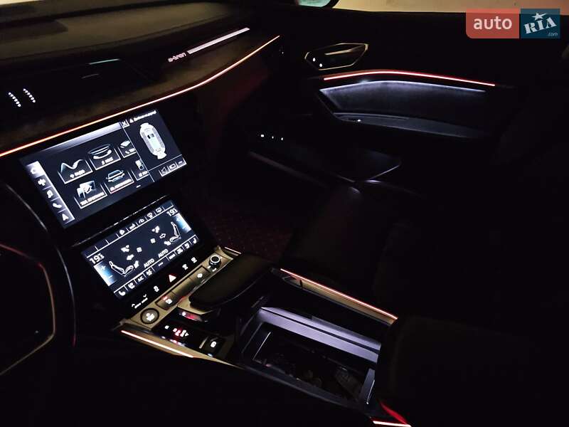Позашляховик / Кросовер Audi e-tron 2019 в Гайвороні