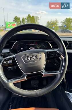 Внедорожник / Кроссовер Audi e-tron 2019 в 