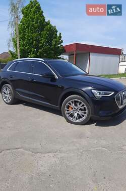 Внедорожник / Кроссовер Audi e-tron 2020 в 