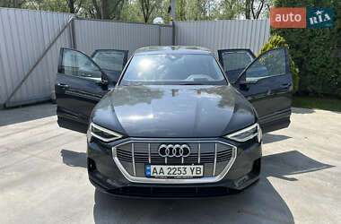 Внедорожник / Кроссовер Audi e-tron 2019 в 