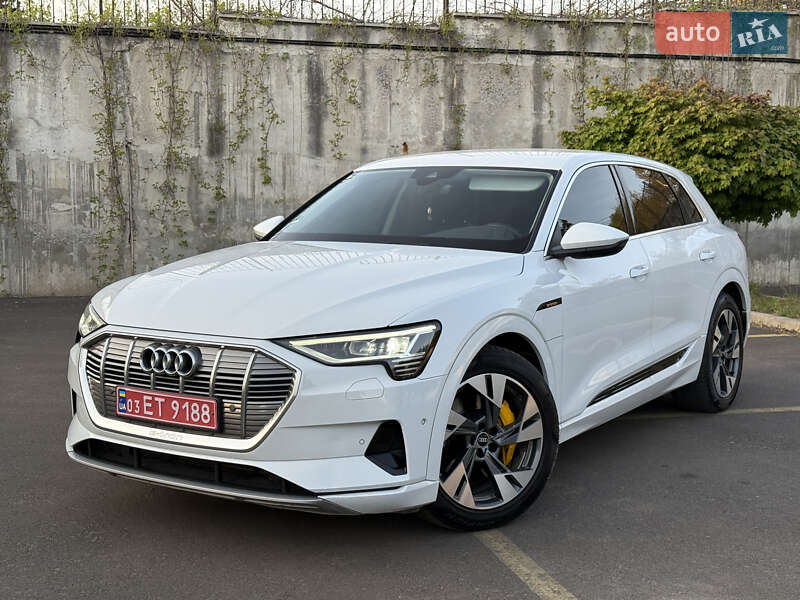 Внедорожник / Кроссовер Audi e-tron 2021 в 