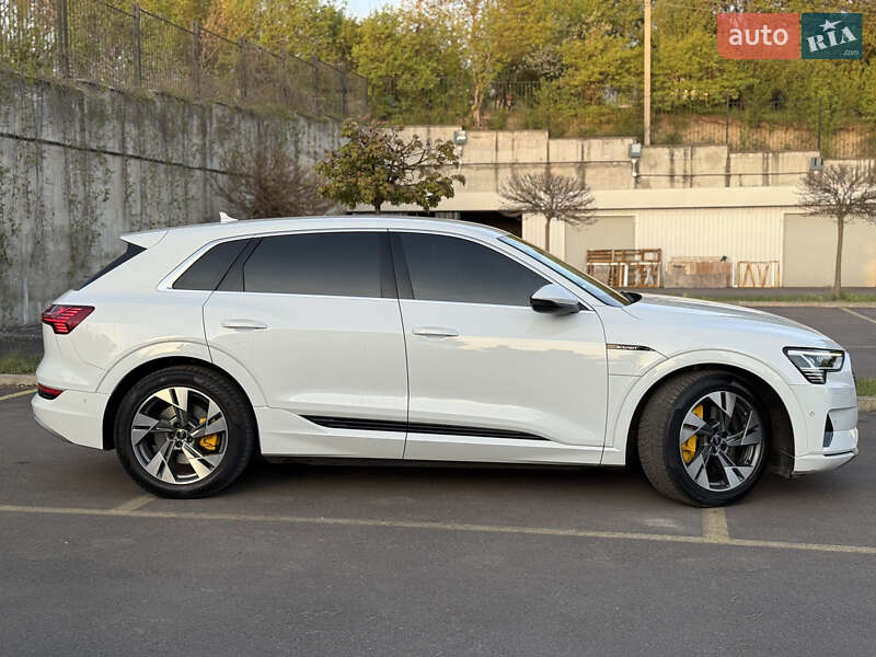 Внедорожник / Кроссовер Audi e-tron 2021 в Ровно
