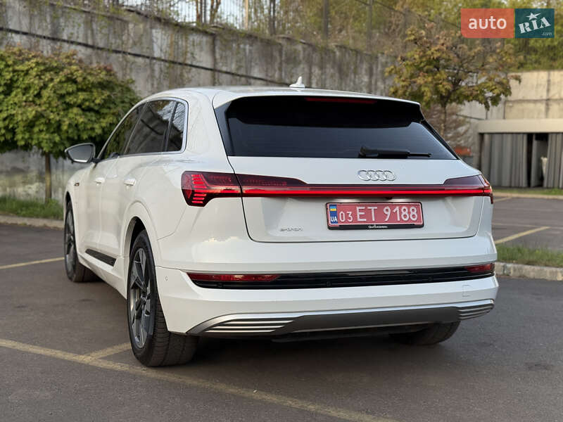 Внедорожник / Кроссовер Audi e-tron 2021 в Ровно