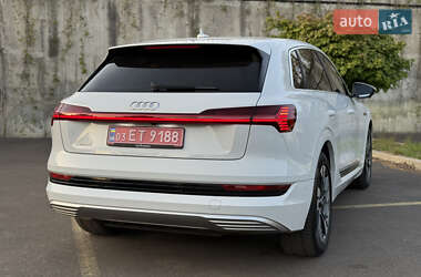 Внедорожник / Кроссовер Audi e-tron 2021 в 