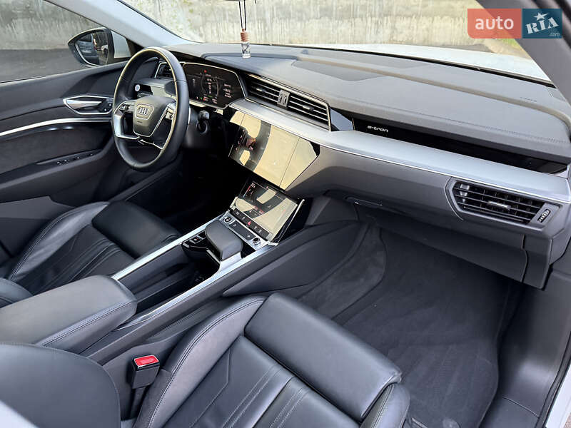 Внедорожник / Кроссовер Audi e-tron 2021 в Ровно