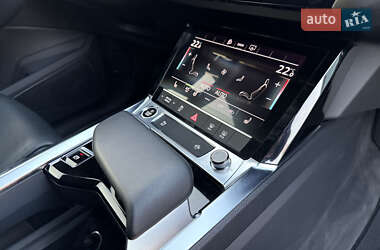 Внедорожник / Кроссовер Audi e-tron 2021 в 