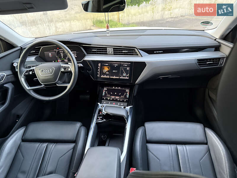 Внедорожник / Кроссовер Audi e-tron 2021 в Ровно