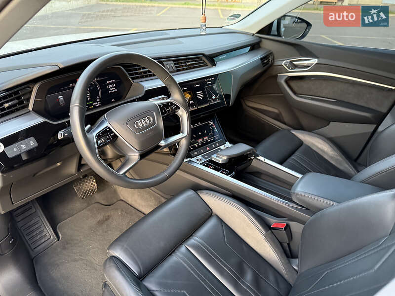 Внедорожник / Кроссовер Audi e-tron 2021 в Ровно