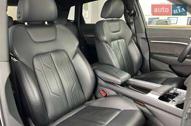 Позашляховик / Кросовер Audi e-tron 2019 в 