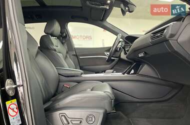 Позашляховик / Кросовер Audi e-tron 2019 в 