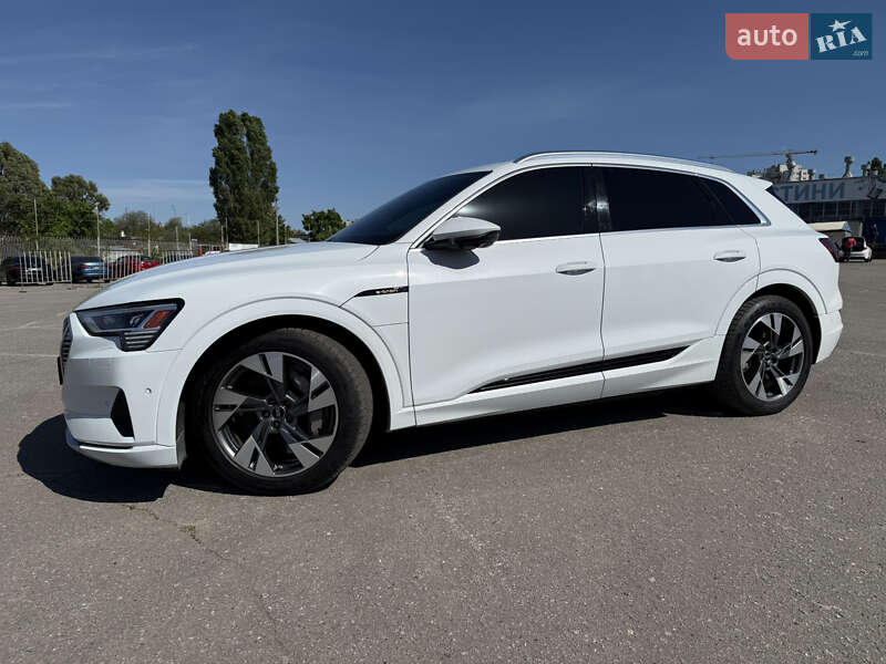 Позашляховик / Кросовер Audi e-tron 2021 в Харкові