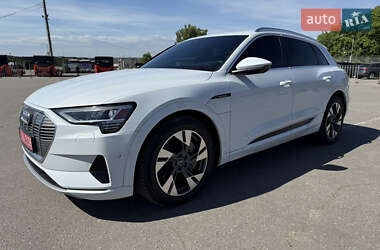 Внедорожник / Кроссовер Audi e-tron 2021 в 