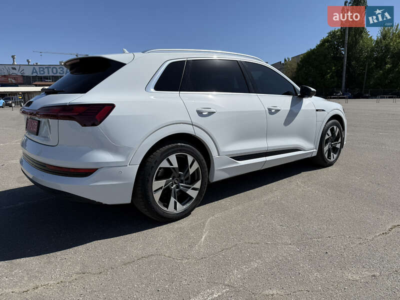 Позашляховик / Кросовер Audi e-tron 2021 в Харкові