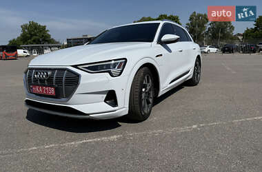 Внедорожник / Кроссовер Audi e-tron 2021 в 