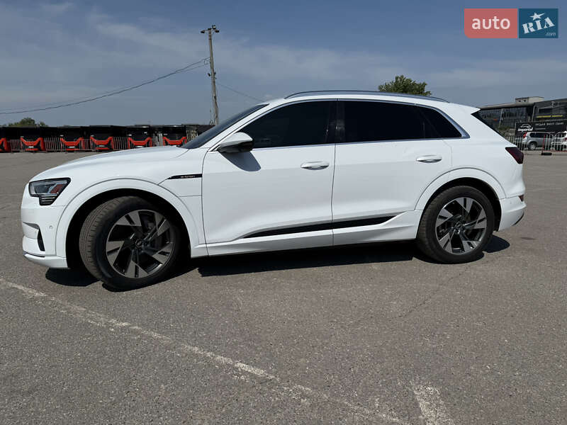Позашляховик / Кросовер Audi e-tron 2021 в Харкові