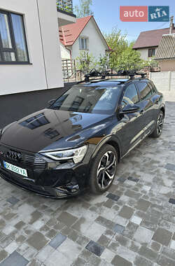 Внедорожник / Кроссовер Audi e-tron 2021 в Ровно