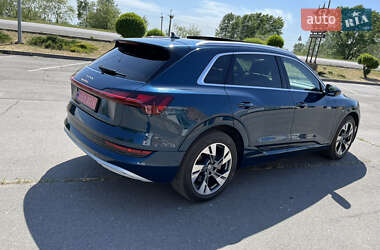 Внедорожник / Кроссовер Audi e-tron 2020 в 