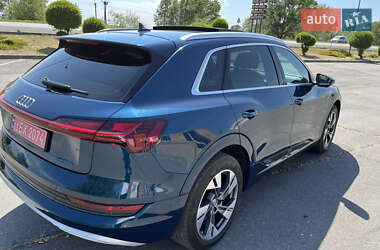 Внедорожник / Кроссовер Audi e-tron 2020 в 
