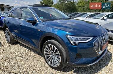 Позашляховик / Кросовер Audi e-tron 2019 в 