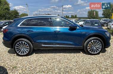 Позашляховик / Кросовер Audi e-tron 2019 в 