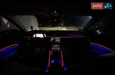 Позашляховик / Кросовер Audi e-tron 2019 в 