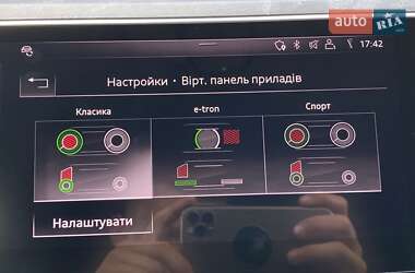 Позашляховик / Кросовер Audi e-tron 2019 в 