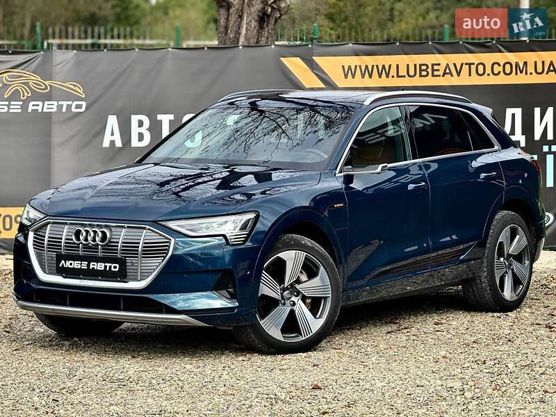 Позашляховик / Кросовер Audi e-tron 2019 в 