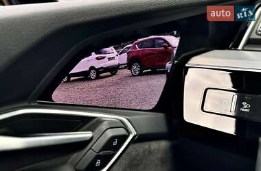 Позашляховик / Кросовер Audi e-tron 2019 в 