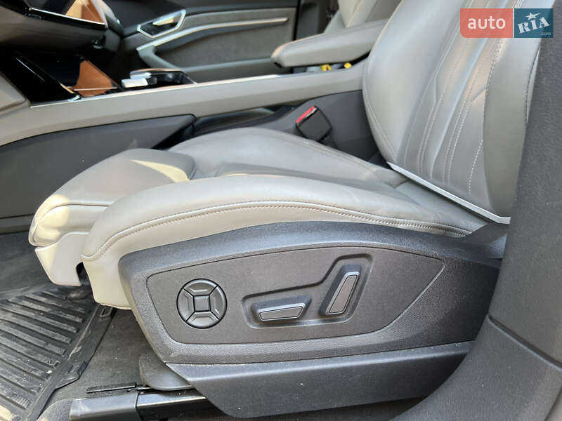 Внедорожник / Кроссовер Audi e-tron 2018 в Хмельницком фото 11 Внедорожник / Кроссовер Audi e-tron 2018 в Хмельницком