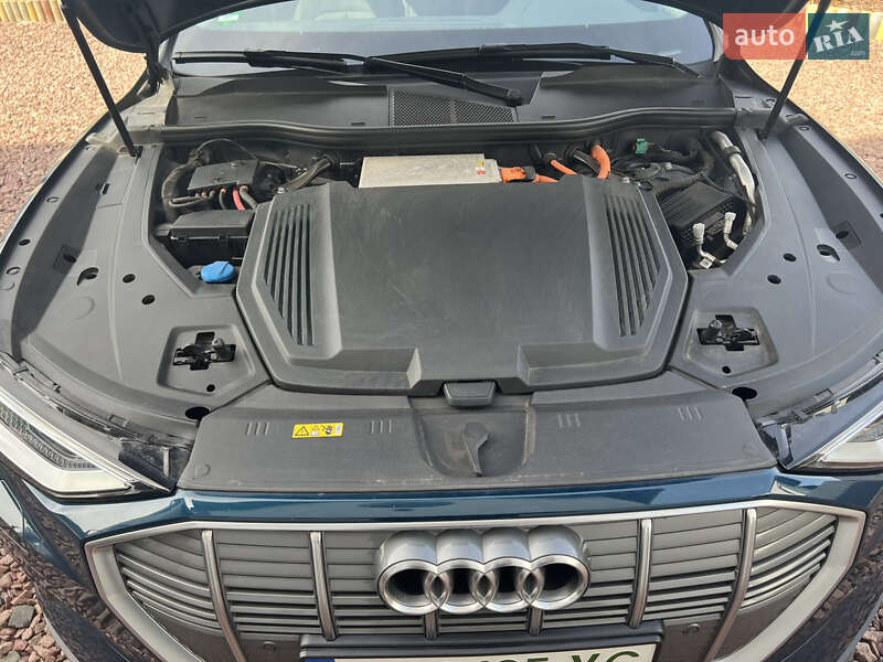 Внедорожник / Кроссовер Audi e-tron 2020 в Городке